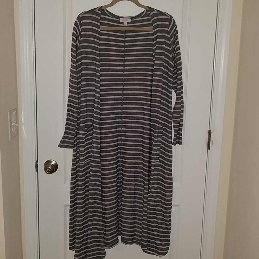 LuLaRoe Sarah duster - small gray and white stripe